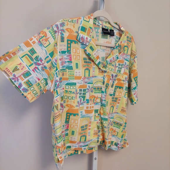 Erika Tops - Womens Short Sleeve Button Up Shirt Coastal Hotel Tropical Print L Beach Cruise